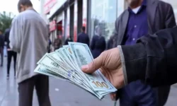خبر فوری درباره قیمت دلار آزاد در ۲۶ دی + جدول