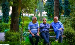 بازنشستگان منتظر پیامک واریزی باشند