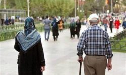 خروج زودهنگام از بازار کار؛ تنها ۷ سال از عمر زنان در اقتصاد فعال است