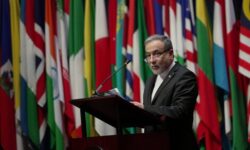 عراقچی: گفت‌وگو امری بدیهی و مهم برای جلوگیری از اشتباه‌ محاسباتی است