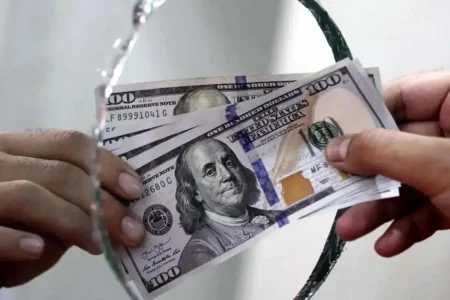 قیمت دلار امروز حسابی بازار را غافلگیر کرد (۲۵ آبان ۱۴۰۴)
