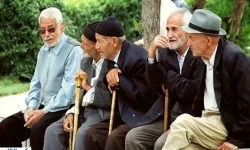 معضل مزمن حقوق بازنشستگان؛ بیمه تکمیلی باید به تامین اجتماعی بازگردد