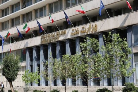 نامه سازمان بورس به وزیر نفت: نرخ خوراک پتروشیمی‌‌ها شفاف‌سازی شود