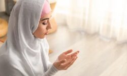 گریزها و گرایشها به دین به خانواده برمی‌گردد؛راه تربیت نوجوان نمازخوان