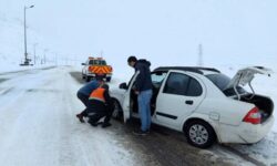 آماده باش آذربایجان غربی در پی بارش برف؛ جاده ها مه آلو و لغزنده هستند