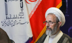 آیت الله رجبی: خطر گسستگی جامعه اسلامی از تهدیدات خارجی خطرناک‌تر است