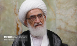 آیت الله شاهچراغی عمر خود را صرف خدمت به اسلام و مردم کرد