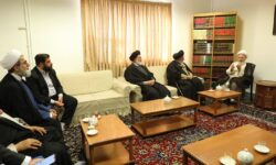 آیت‌الله سبحانی: بقاع متبرکه سنگر حفظ هویت و معارف اسلامی هستند