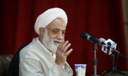 استاد قرائتی: خادمان اعتکاف در ثواب عبادت معتکفان شریک‌اند