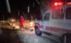 امدادرسانی به مسافران در گردنه مایین بلاغ