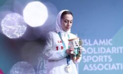 بزرگ‌ترین افتخارم این است که رهبر انقلاب زحمات من را دیده‌اند