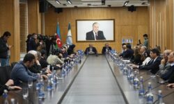 حضور و سخنرانی وزیر امور خارجه در دانشگاه دولتی باکو