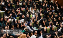 دانشجو نباید بابت یک بیانیه یا حرف، نگران آینده شغلی‌اش باشد