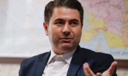 دیپلماسی اقتصادی گرفتار نگاه دولتی است؛ انتقاد از رویکرد نمایشی