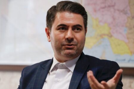 دیپلماسی اقتصادی گرفتار نگاه دولتی است؛ انتقاد از رویکرد نمایشی