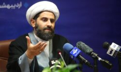زندگی با آیه‌ها مقدمه‌ای برای گسترش جریان حفظ در کشور است