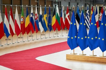 سیاستمدار سوئیسی: اروپا حاضر نیست افول سلطه جهانی خود را بپذیرد