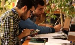 ضرورت واگذاری تدریجی مسئولیت‌ها به دانشجویان