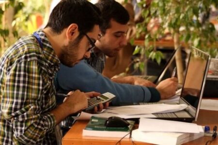 ضرورت واگذاری تدریجی مسئولیت‌ها به دانشجویان