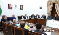 عارف:  ۷۸۵۰ مگاوات ظرفیت برق تجدیدپذیر در حال ایجاد است