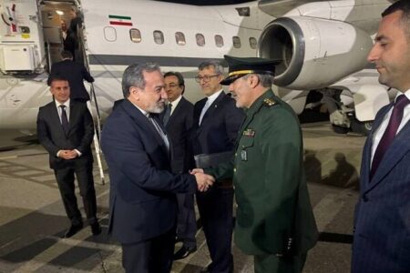 عراقچی وارد باکو شد