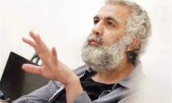 علیرضا کوشک‌جلالی «پابرهنه، لخت، قلبی در مشت» را به صحنه می‌برد