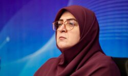 فاطمه مهاجرانی در جمع دانشجویان دانشگاه یزد حاضر می‌شود