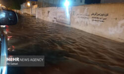 قایق سواری جوانان در معابر بندر کنگ