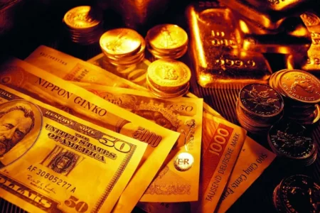 قیمت طلا و دلار امروز شنبه 6دی/ رکوردهای جدید ثبت شدند + جدول