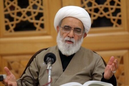 مسائل بانکداری در کانون درس خارج حوزه قرار گیرد؛ ضرورت خوداتکایی حوزه