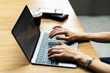 نهادهای دولتی موظف به استفاده از خدمات «فریلنسرها» شدند