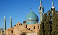 نیکرو: گنبد آرامگاه شاه نعمت الله شهر ماهان مرمت شد