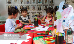 هومنیان: ۳۲۰ یزدی در صف انتظار برای دریافت فرزندخواندگی هستند