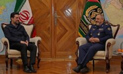 وزیر دفاع با سرپرست سازمان هواپیمایی کشوری دیدار کرد