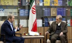 ولایتی: جمهوری اسلامی ایران با قاطعیت از حزب‌الله حمایت می‌کند