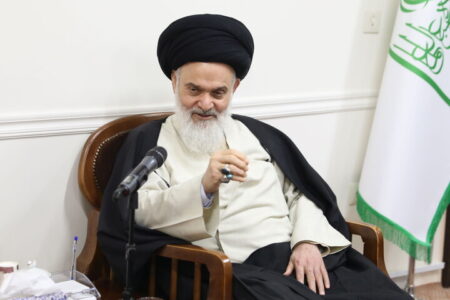 گاهی به خاطر بی‌اطلاعی شاهد پیش داوری‌هایی از سمت طلاب جوان هستیم
