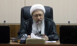 آملی لاریجانی: دولت افکار عمومی را برای جراحی بزرگ اقتصادی اقناع کند