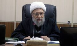 آملی لاریجانی:انتقاد از نحوه اداره کشور حق تک‌تک آحاد ملت است