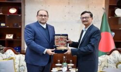 ابلاغ نامه عراقچی به وزیر خارجه بنگلادش