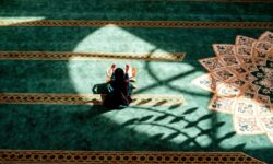 ام داوود کیست؟/ روش انجام اعمال+ متن عربی و فارسی دعا