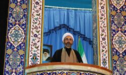 امام جمعه ایلام: مطالبه‌گری اقتصادی حق مردم است