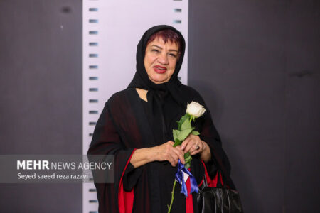 بعد از ۳۵ سال با مهران مدیری همبازی شدم؛ «شیش ماهه» نقد فرهنگی دارد