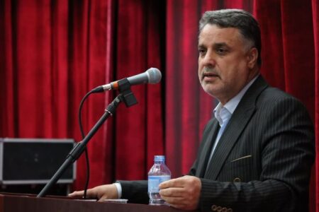تنها یک دانشجوی علوم پزشکی در اعتراضات خارج از دانشگاه بازداشت شده است