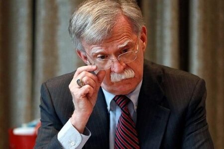توصیه طعنه آمیز «بولتون» به سرکرده شورشیان غرب‌گرا در ونزوئلا