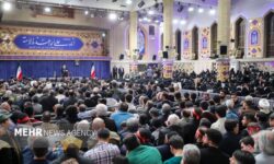 دیدار خانواده شهدای اقتدار با رهبر انقلاب در روز میلاد امیرالمومنین(ع)