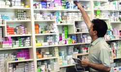 فروش دارو به شهرهای مرزی بیش از حد نیاز است