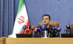 معاون علمی رئیس جمهور: بازگشایی اینترنت نیازمند طی مراحل فنی بود