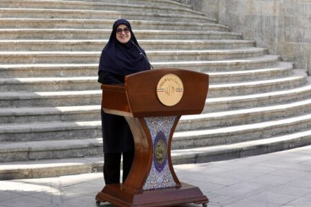 مهاجرانی: پزشکیان به دستگاه‌ها دستور داده مطالبات مردم را پیگیری کنند