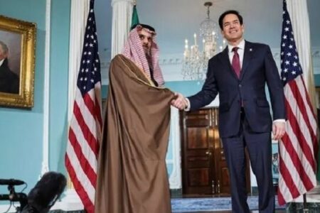 وزیران امور خارجه آمریکا و عربستان درباره تحولات منطقه گفتگو کردند