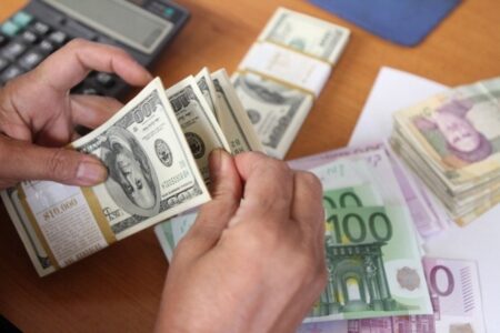اقتصاد ایران به سمت یکپارچگی / ارز چندنرخی حذف و صادرات تقویت شد
